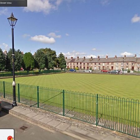 College Square, Terrace House Apartment Bessbrook Luaran gambar