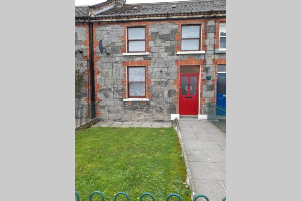 College Square, Terrace House Apartment Bessbrook Luaran gambar