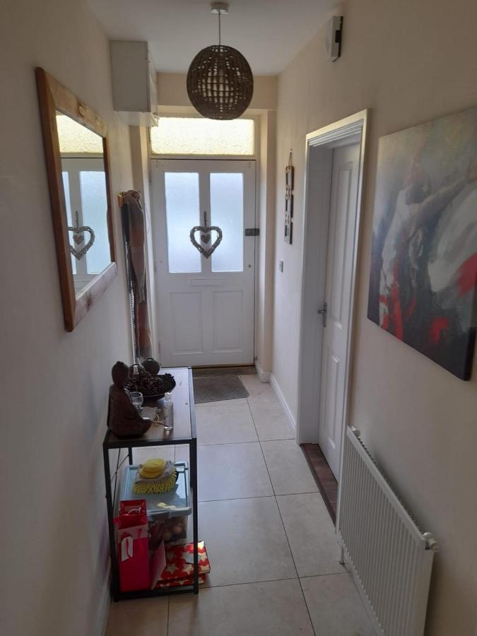 College Square, Terrace House Apartment Bessbrook Luaran gambar