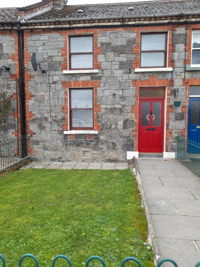 College Square, Terrace House Apartment Bessbrook Luaran gambar